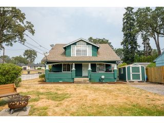 610 E EXETER St, Gladstone, OR 97027
