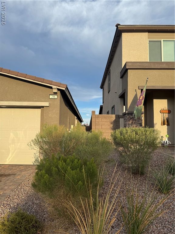 296 Fossil Falls Street, Henderson, NV 89015 — photo 2