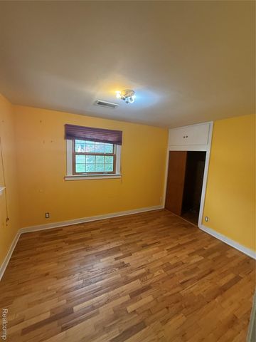 3176 E Fisher Road, Bay City, MI 48706