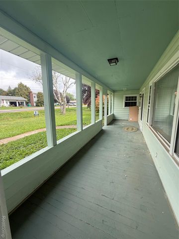 3176 E Fisher Road, Bay City, MI 48706