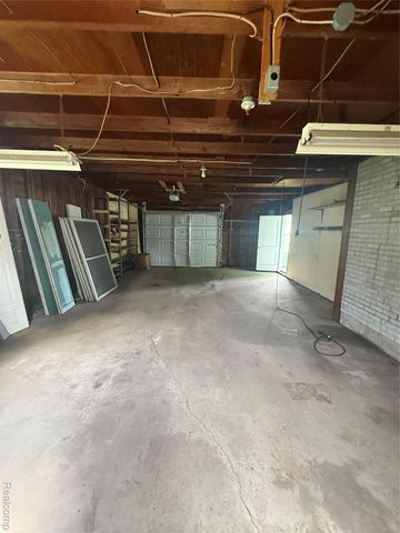 3176 E Fisher Road, Bay City, MI 48706