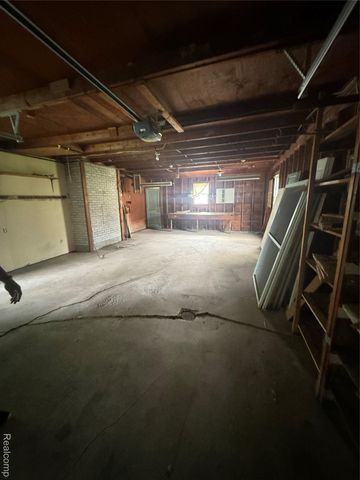 3176 E Fisher Road, Bay City, MI 48706