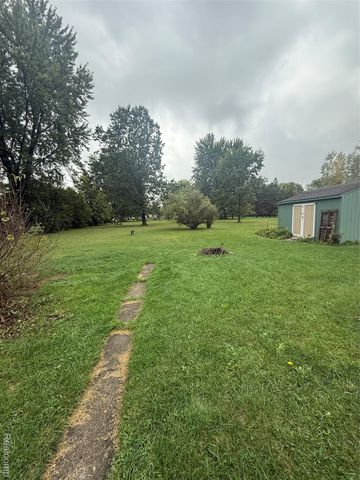 3176 E Fisher Road, Bay City, MI 48706