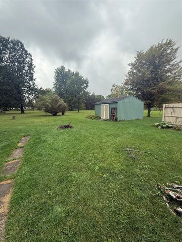 3176 E Fisher Road, Bay City, MI 48706