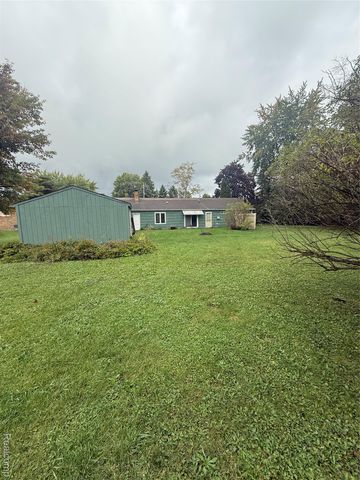 3176 E Fisher Road, Bay City, MI 48706