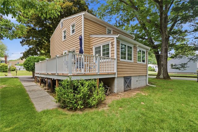 10 Sprague Street, Cumberland, RI 02864