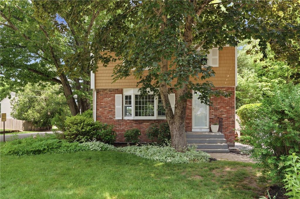 10 Sprague Street, Cumberland, RI 02864
