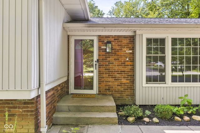 1113 Navajo Trail South Drive, Indianapolis, IN 46260