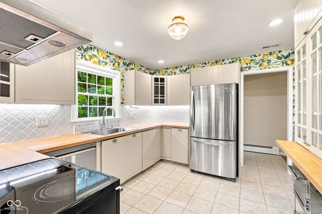 1113 Navajo Trail South Drive, Indianapolis, IN 46260
