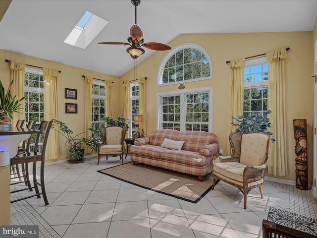 884 RIVANNA RUN, Falling Waters, WV 25419