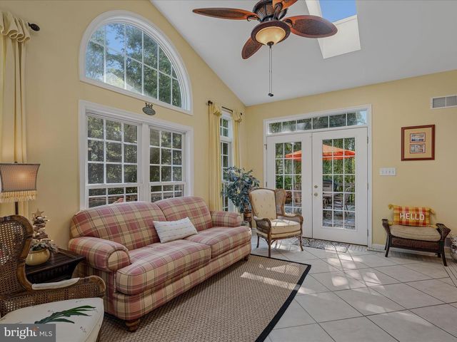 884 RIVANNA RUN, Falling Waters, WV 25419