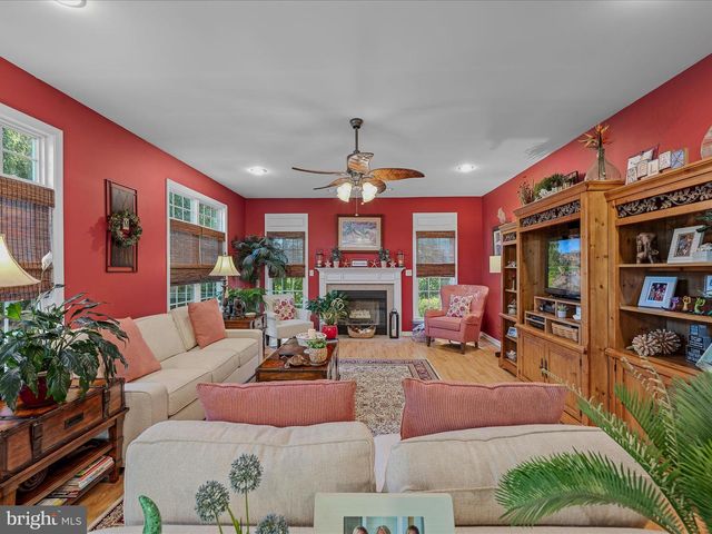 884 RIVANNA RUN, Falling Waters, WV 25419