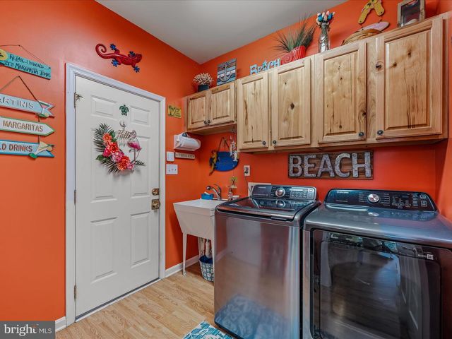 884 RIVANNA RUN, Falling Waters, WV 25419