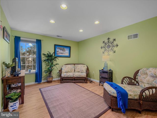 884 RIVANNA RUN, Falling Waters, WV 25419