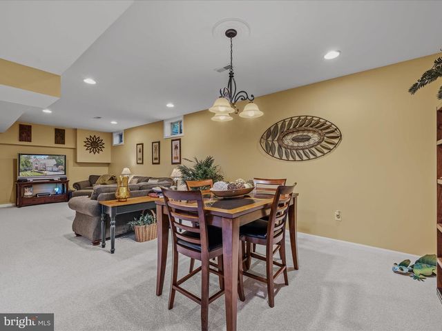 884 RIVANNA RUN, Falling Waters, WV 25419