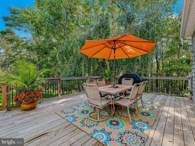 884 RIVANNA RUN, Falling Waters, WV 25419