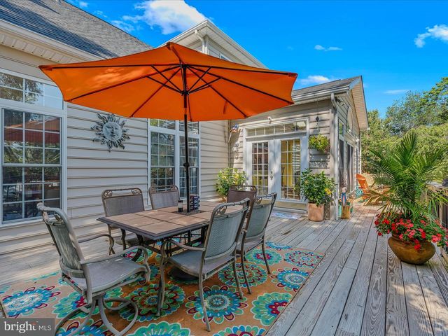 884 RIVANNA RUN, Falling Waters, WV 25419