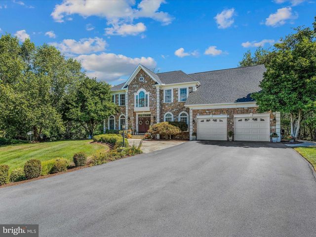 884 RIVANNA RUN, Falling Waters, WV 25419