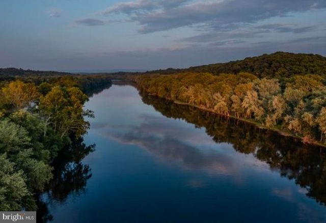 884 RIVANNA RUN, Falling Waters, WV 25419