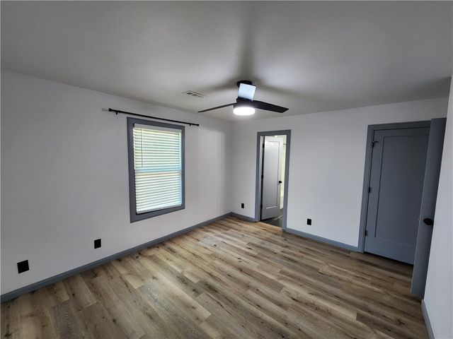 9 Holly Drive, Bentonville, AR 72712