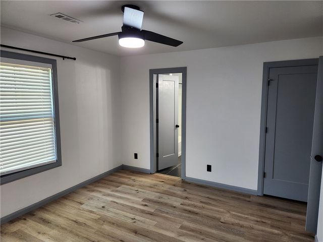 9 Holly Drive, Bentonville, AR 72712