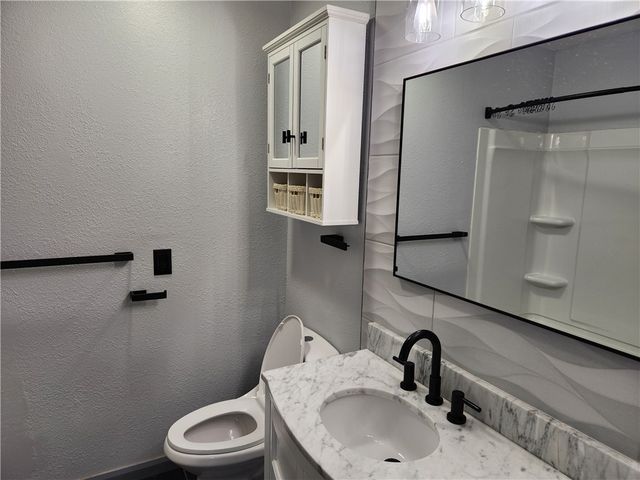 9 Holly Drive, Bentonville, AR 72712