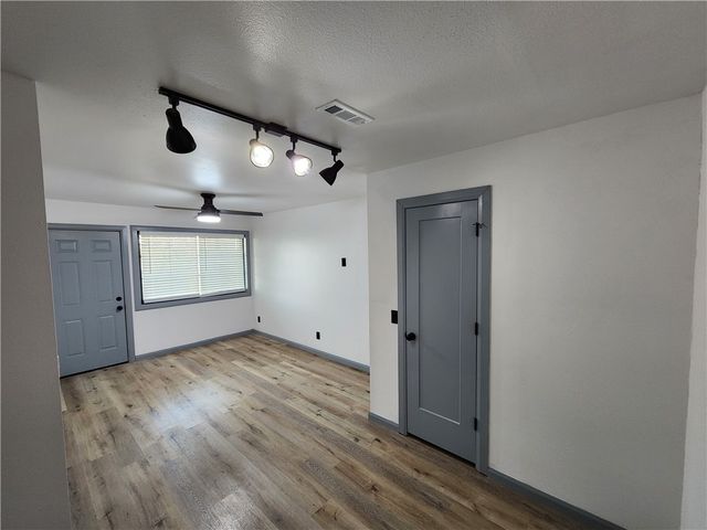9 Holly Drive, Bentonville, AR 72712