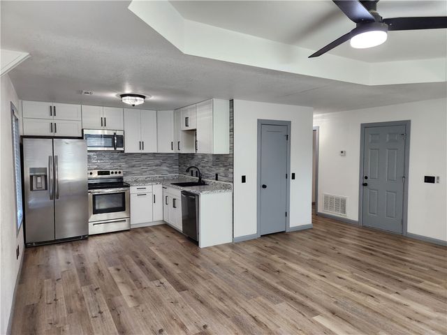 9 Holly Drive, Bentonville, AR 72712