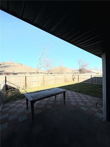 9 Holly Drive, Bentonville, AR 72712