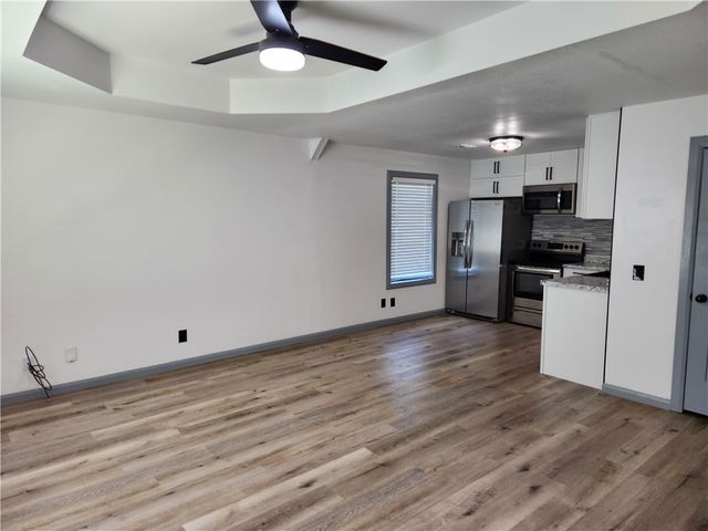 9 Holly Drive, Bentonville, AR 72712