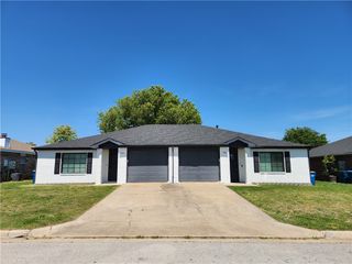 9 Holly Drive, Bentonville, AR 72712