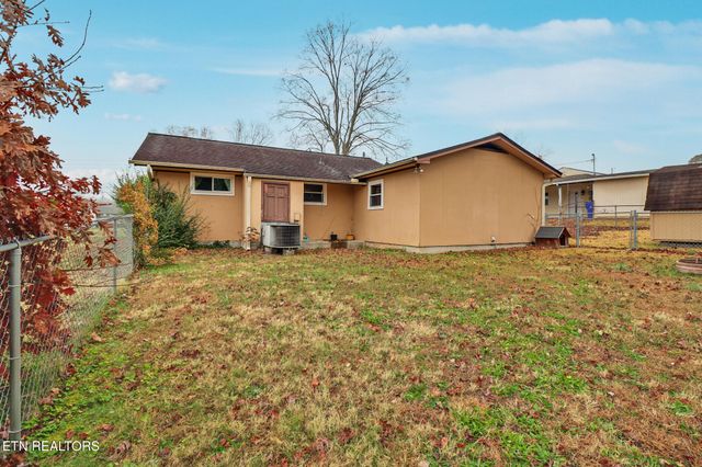 102 E Bryn Mawr Circle, Oak Ridge, TN 37830
