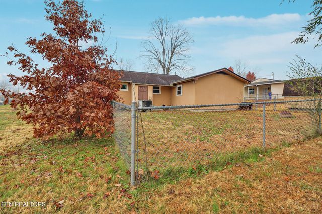 102 E Bryn Mawr Circle, Oak Ridge, TN 37830