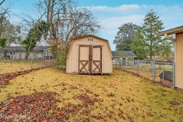 102 E Bryn Mawr Circle, Oak Ridge, TN 37830