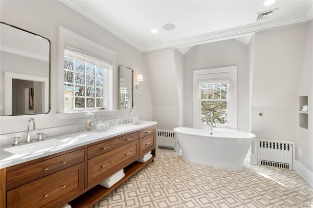 17 Linden Avenue, Larchmont, NY 10538