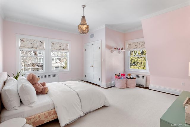 17 Linden Avenue, Larchmont, NY 10538