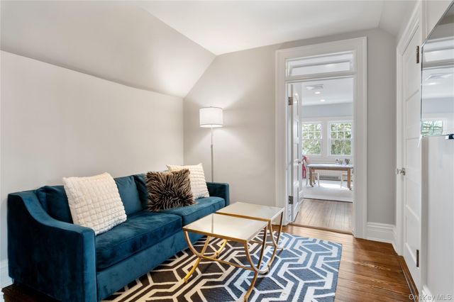 17 Linden Avenue, Larchmont, NY 10538