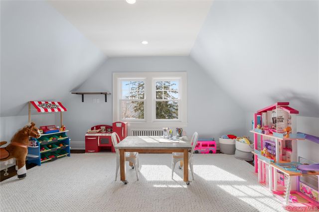 17 Linden Avenue, Larchmont, NY 10538