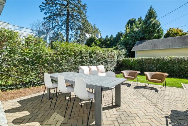 17 Linden Avenue, Larchmont, NY 10538