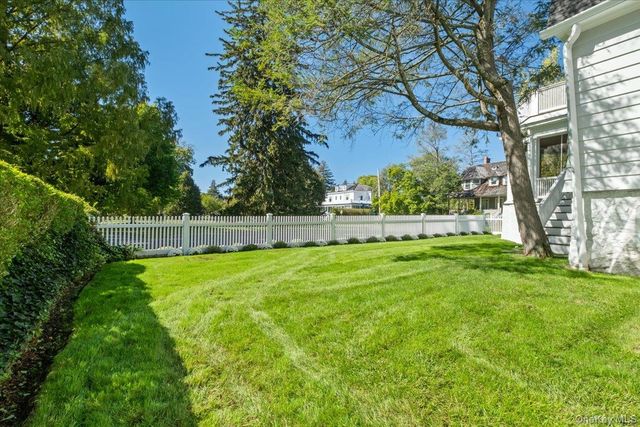 17 Linden Avenue, Larchmont, NY 10538