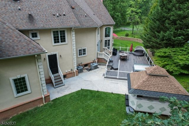 202 Rock Road West, Green Brook Twp., NJ 08812