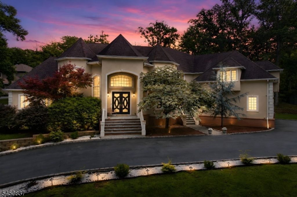202 Rock Road West, Green Brook Twp., NJ 08812