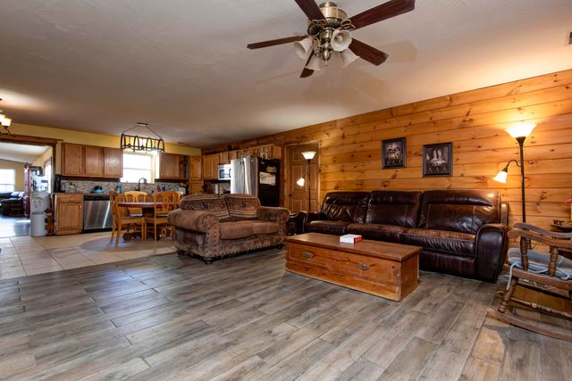 207 Royal Drive, Marshfield, MO 65706