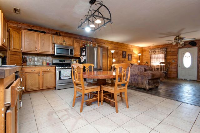 207 Royal Drive, Marshfield, MO 65706