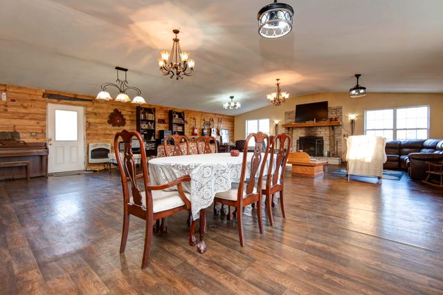 207 Royal Drive, Marshfield, MO 65706