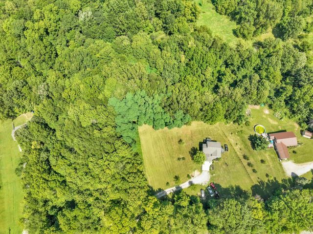 655 E Waits Road, Kendallville, IN 46755