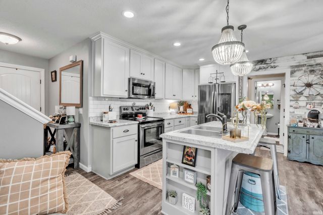 655 E Waits Road, Kendallville, IN 46755