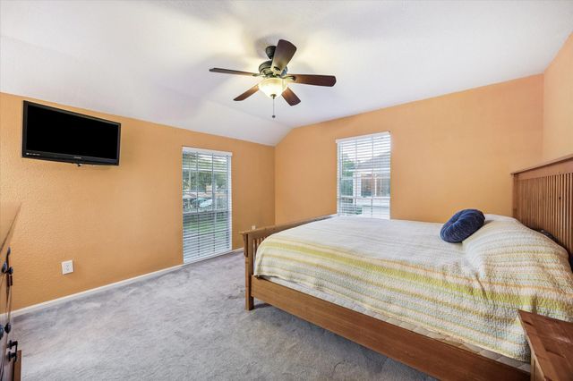 1414 W Castlewood Avenue, Friendswood, TX 77546