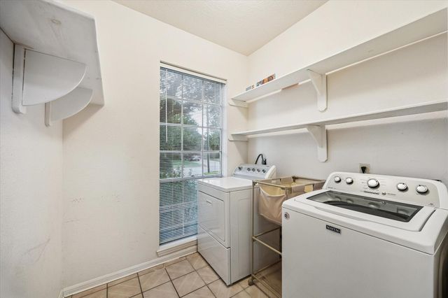 1414 W Castlewood Avenue, Friendswood, TX 77546