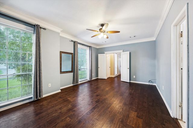 1414 W Castlewood Avenue, Friendswood, TX 77546